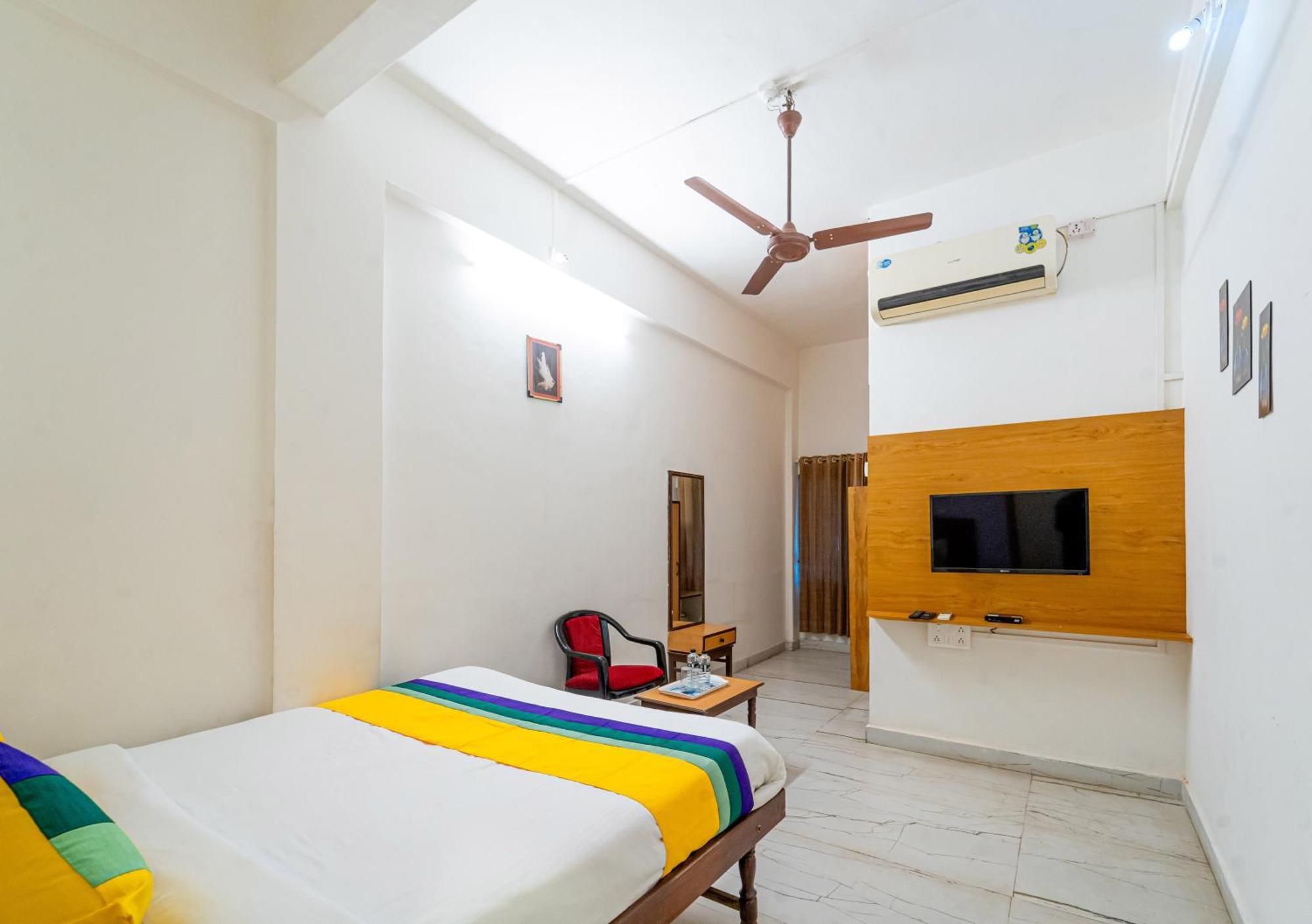 Itsy Hotels Mansi Nashik Exterior foto